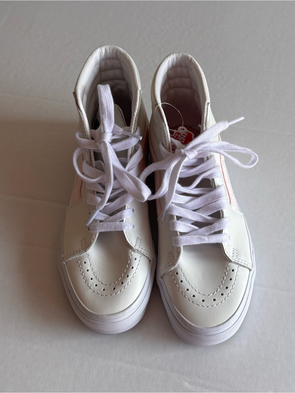 Vans Sk8-Hi Marshmallow Leather
Shoes/Pink Velvet Stripe M-6
W-7.5 NWT/NWOB